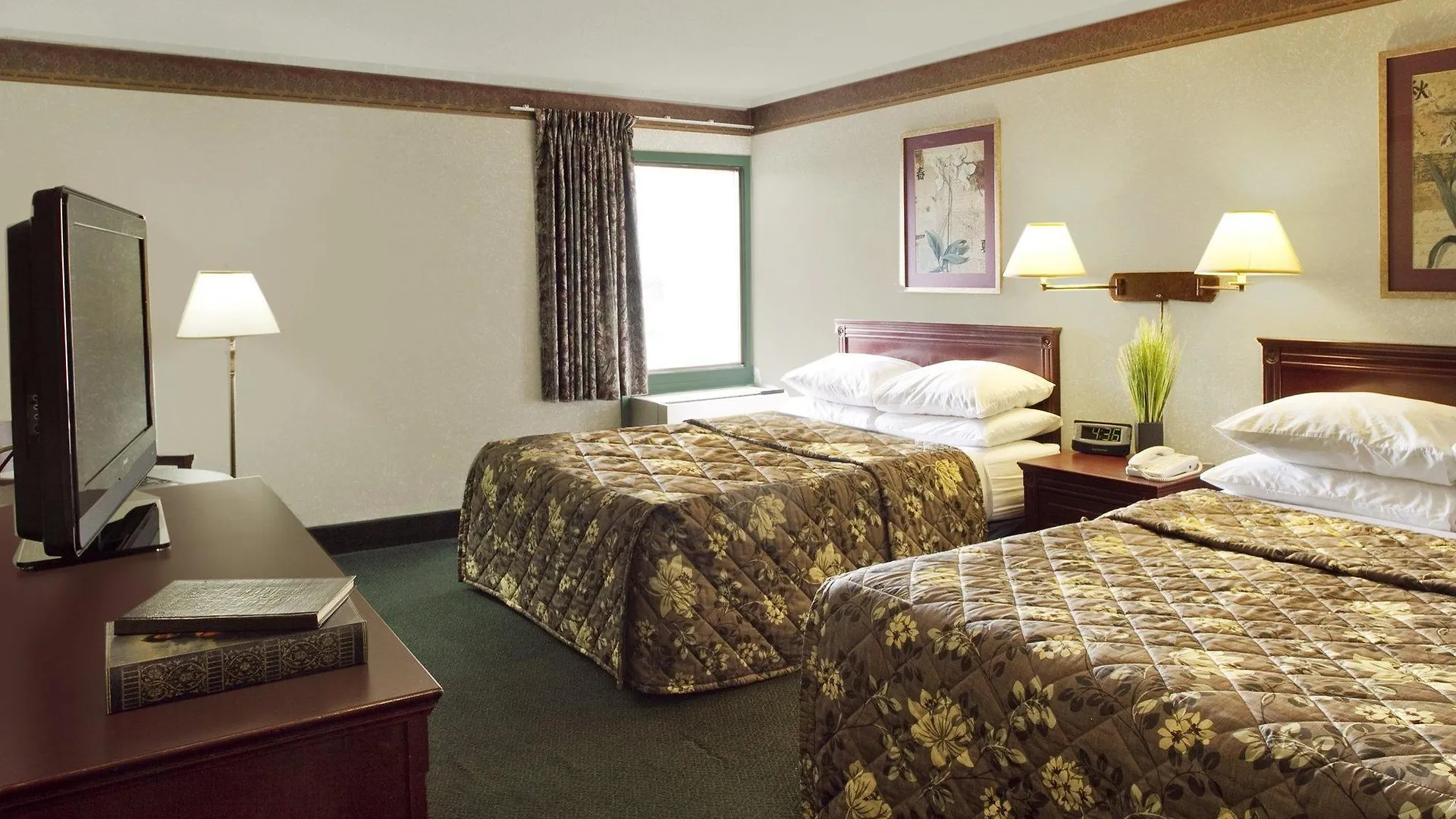 モーテル カナダズ ベスト バリュー イン トロント