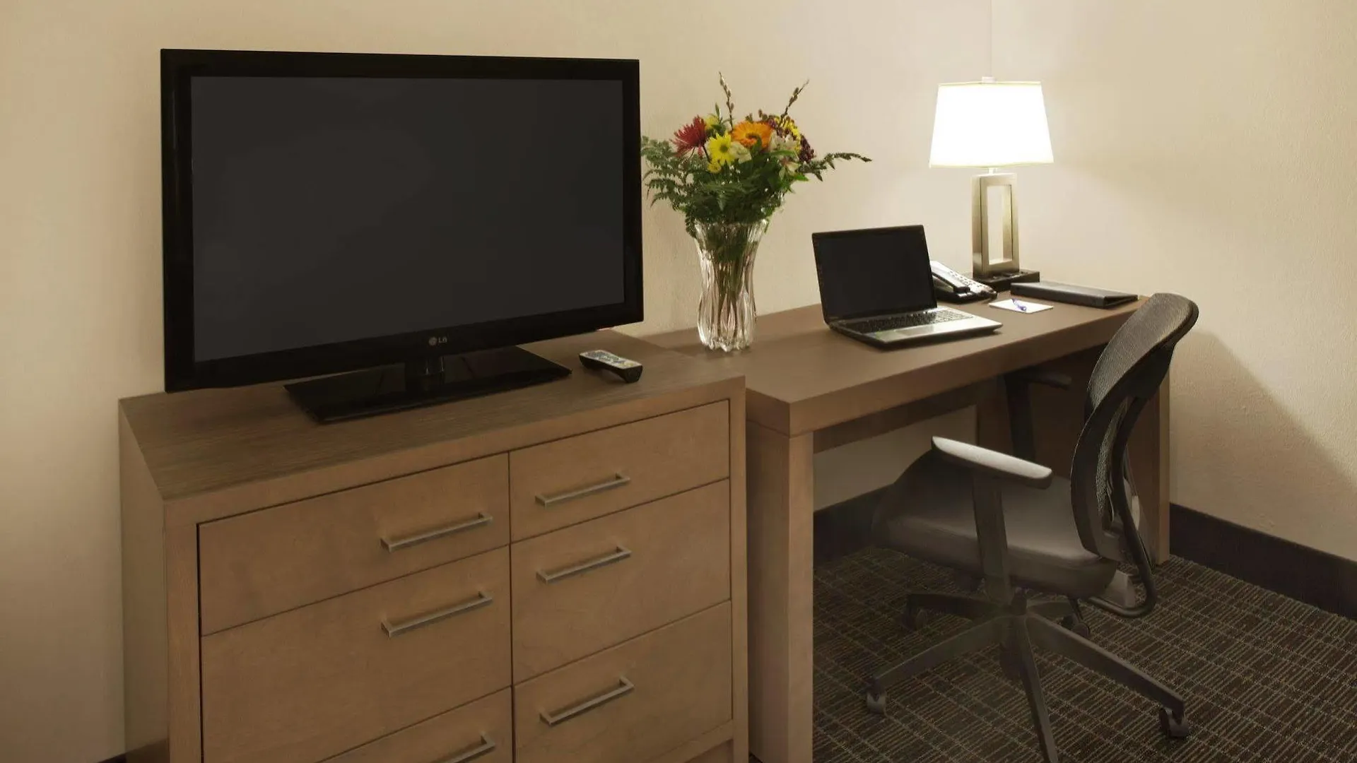 モーテル カナダズ ベスト バリュー イン トロント